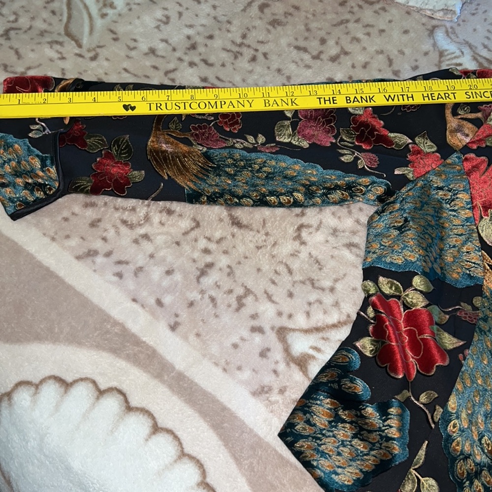 JS Collections flowered top - Picture 12 of 15